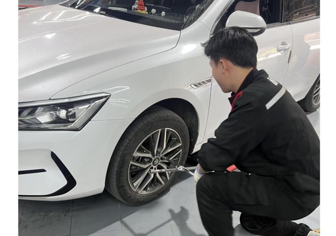 维保需求增多汽车保养店进店量增加近三成九游会j9入口登录新版我在五一消费季｜
